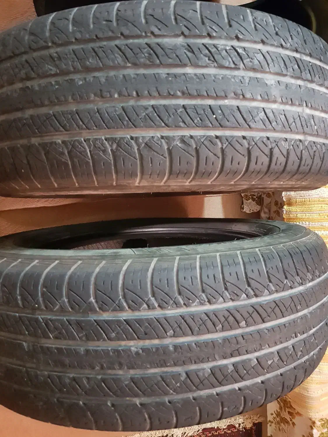 ۴ حقله لاستیک 235-65R17|قطعات یدکی و لوازم جانبی|اصفهان, جلالیه|دیوار