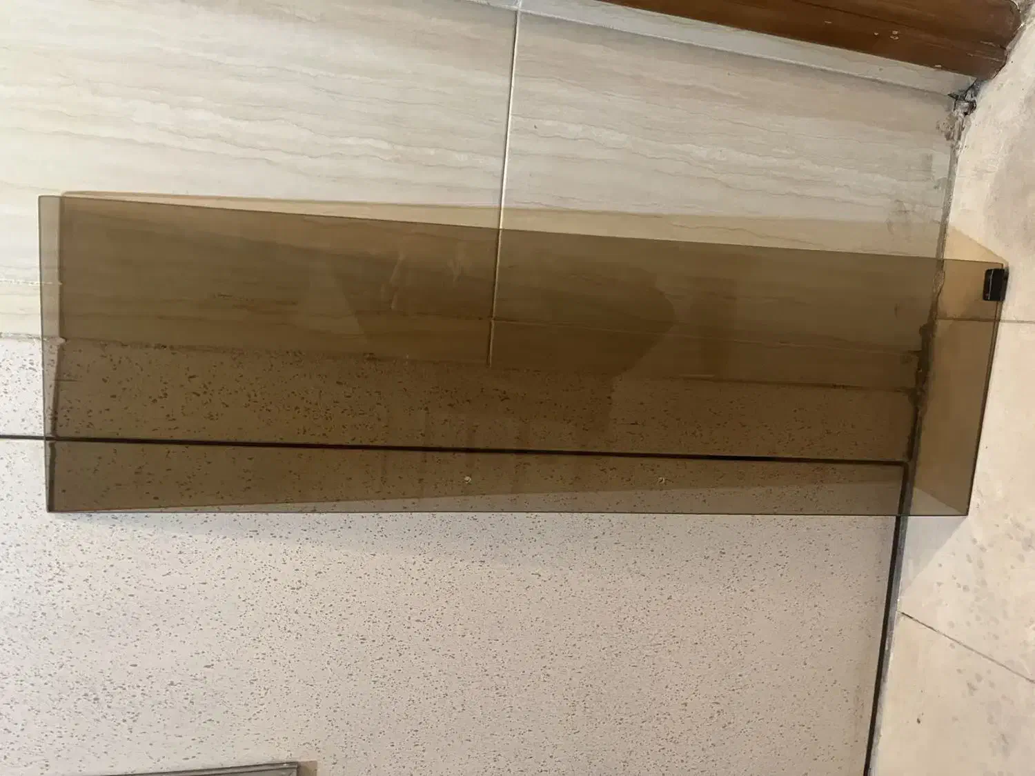 شیشه ویترین۳۱×۱۰۵ سانتی متر ۵ میلی متر|مصالح و تجهیزات ساختمان|اصفهان, دشتستان|دیوار