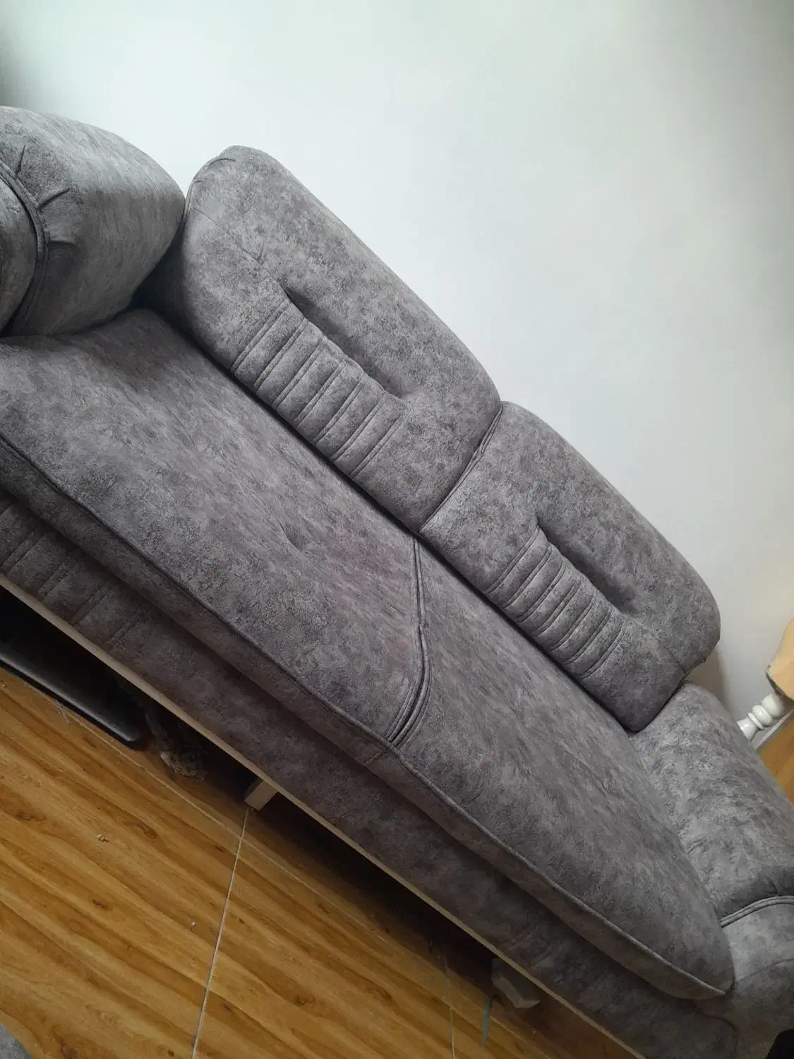 مبل تخت شو ۴ نفره|مبلمان خانگی و میز عسلی|رشت, حمیدیان|دیوار