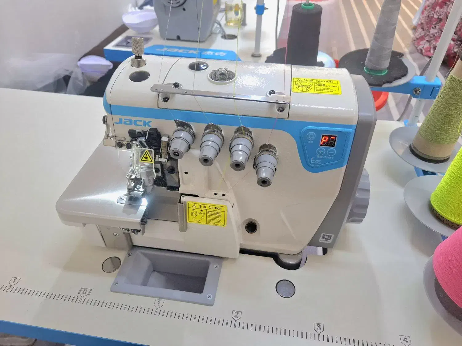 زیگزال ۵ نخ جک e4sضخیم دوز ۴۳۵|چرخ خیاطی و ریسندگی|صباشهر, |دیوار