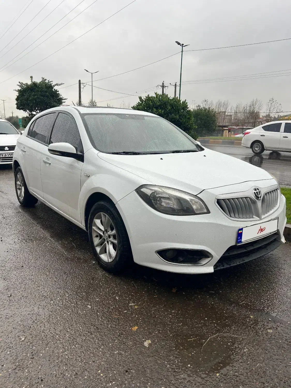 برلیانس۳۲۰ مدل۹۶ درحد صفر|خودرو سواری و وانت|لاهیجان, گلستان|دیوار