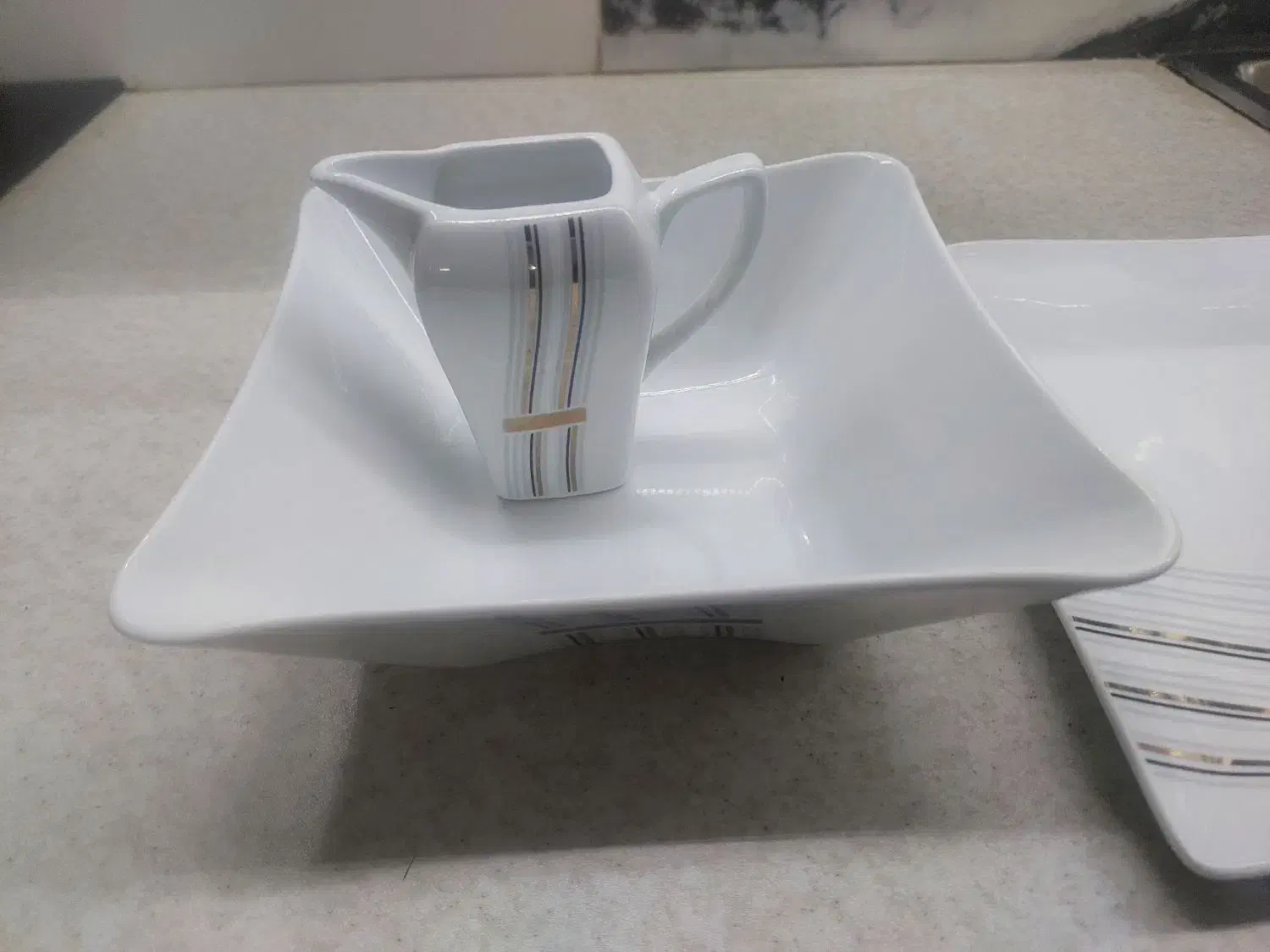 چینی توس  یه دست|ظروف سرو و پذیرایی|همدان, |دیوار