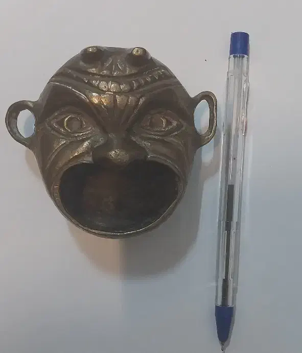 زیر سیگاری برنزی آنتیک|کلکسیون اشیاء عتیقه|مشهد, تربیت (صدف)|دیوار