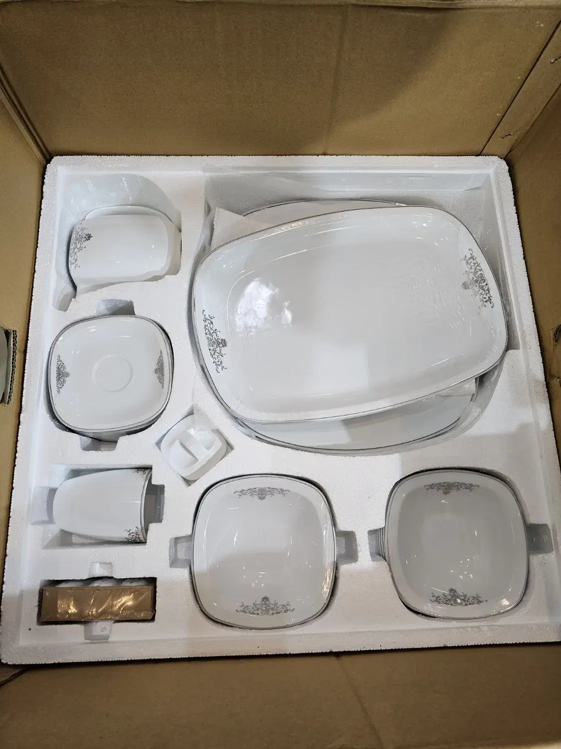 سرویس چینی زرین|ظروف سرو و پذیرایی|آستانه اشرفیه, |دیوار