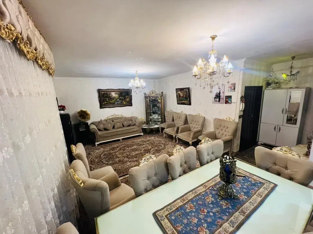 تمامی مبل ناهار خوری لوستر و بوفه در این عکس فروشی|میز و صندلی غذاخوری|میاندوآب, |دیوار