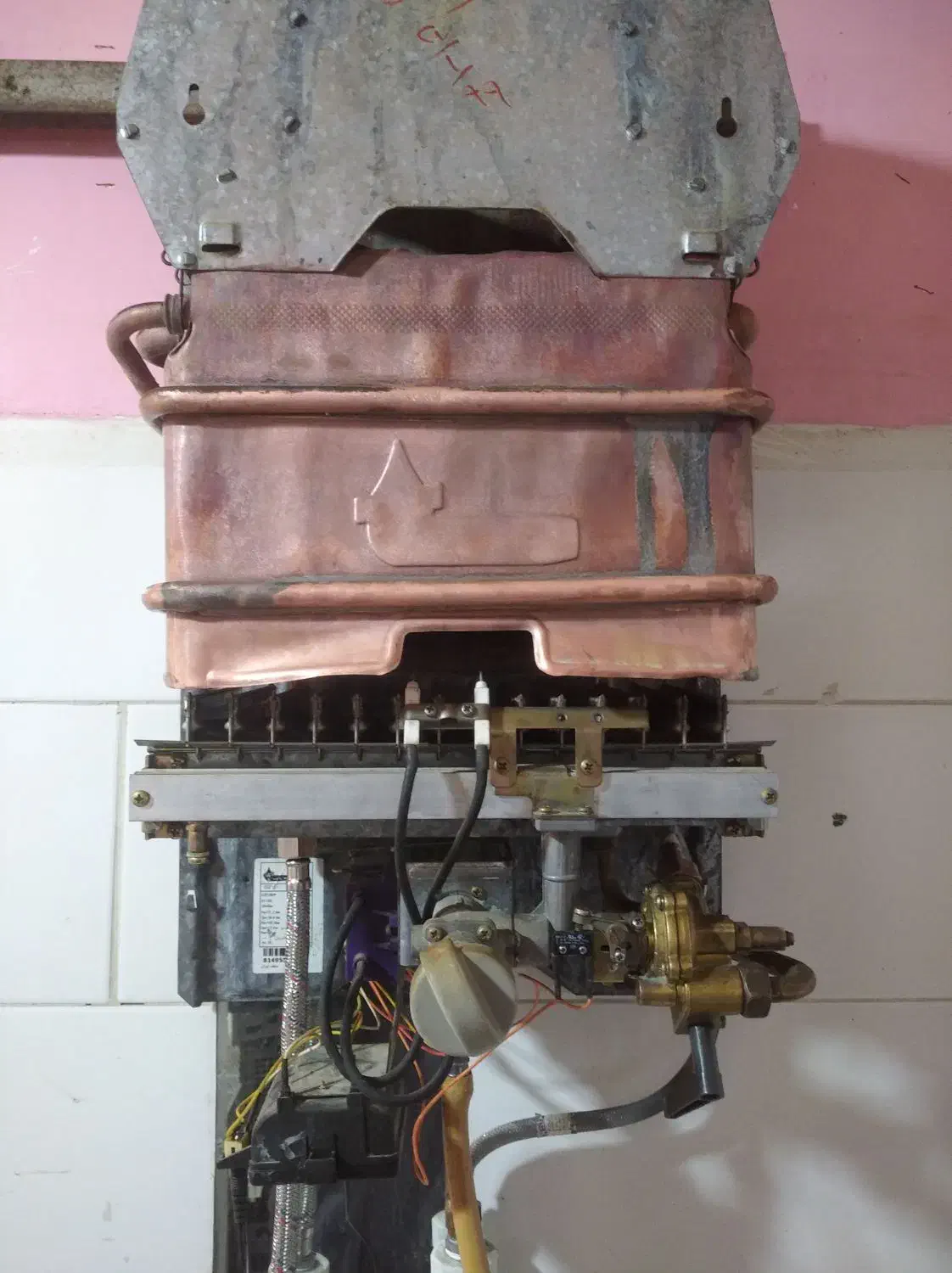 ابگرمکن ۳۲۱۵در حد نو|آبگرمکن، پکیج، شوفاژ|اسلام‌‌آباد غرب, |دیوار