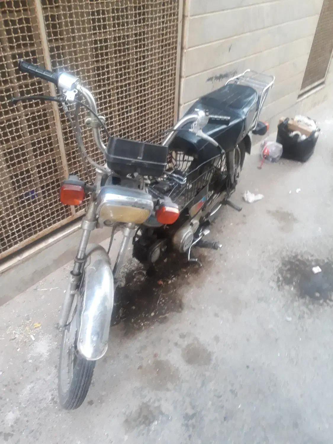 هندا ۷۰|موتورسیکلت|قم, نیروگاه|دیوار