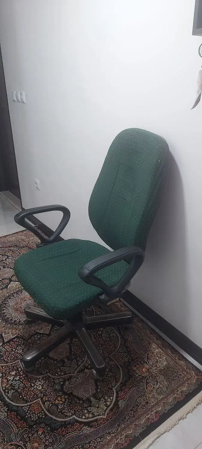 صندلی گردان|صندلی و نیمکت|اراک, |دیوار