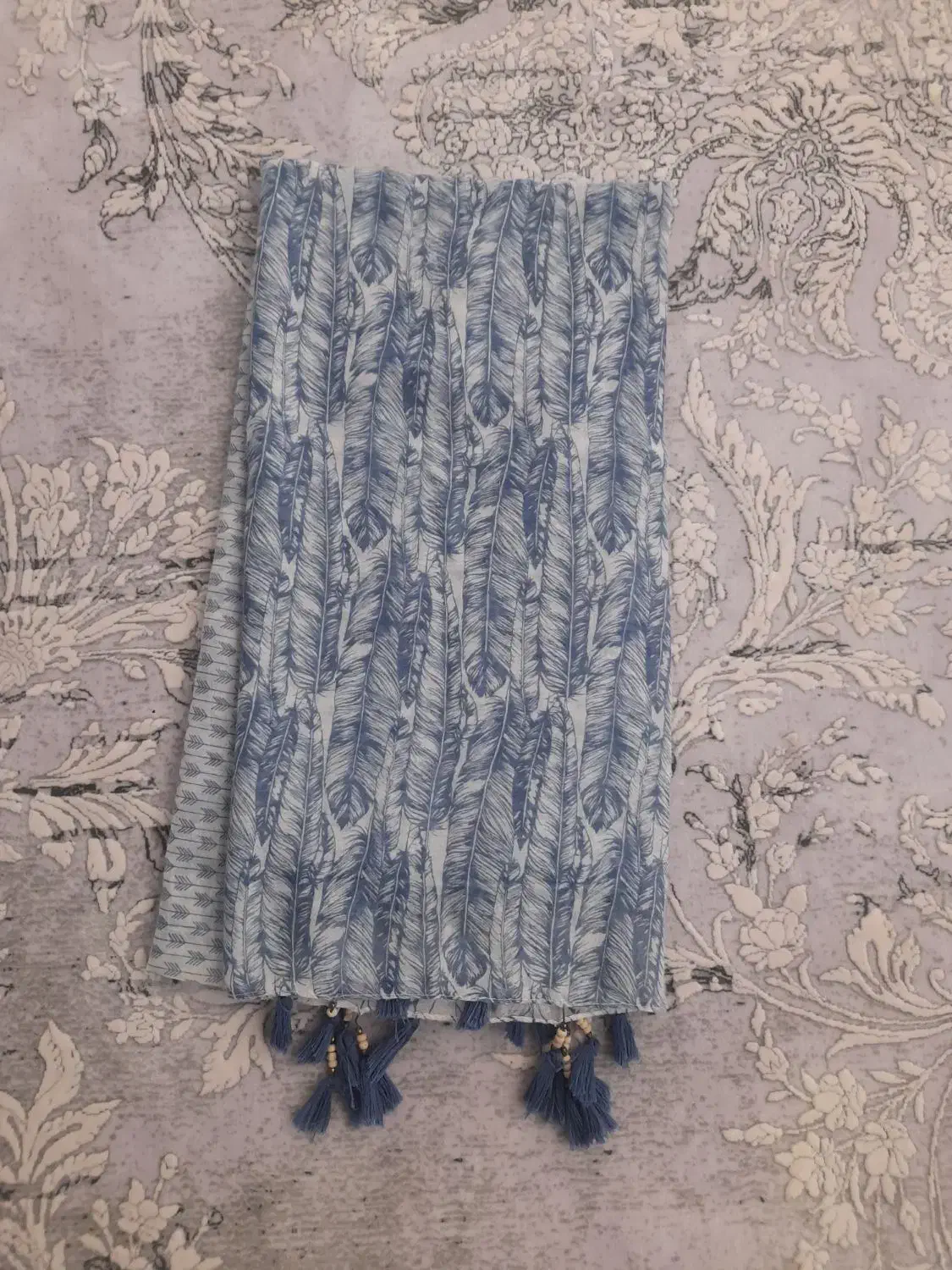 تعدادی شال در حد نو|لباس|آستانه اشرفیه, |دیوار