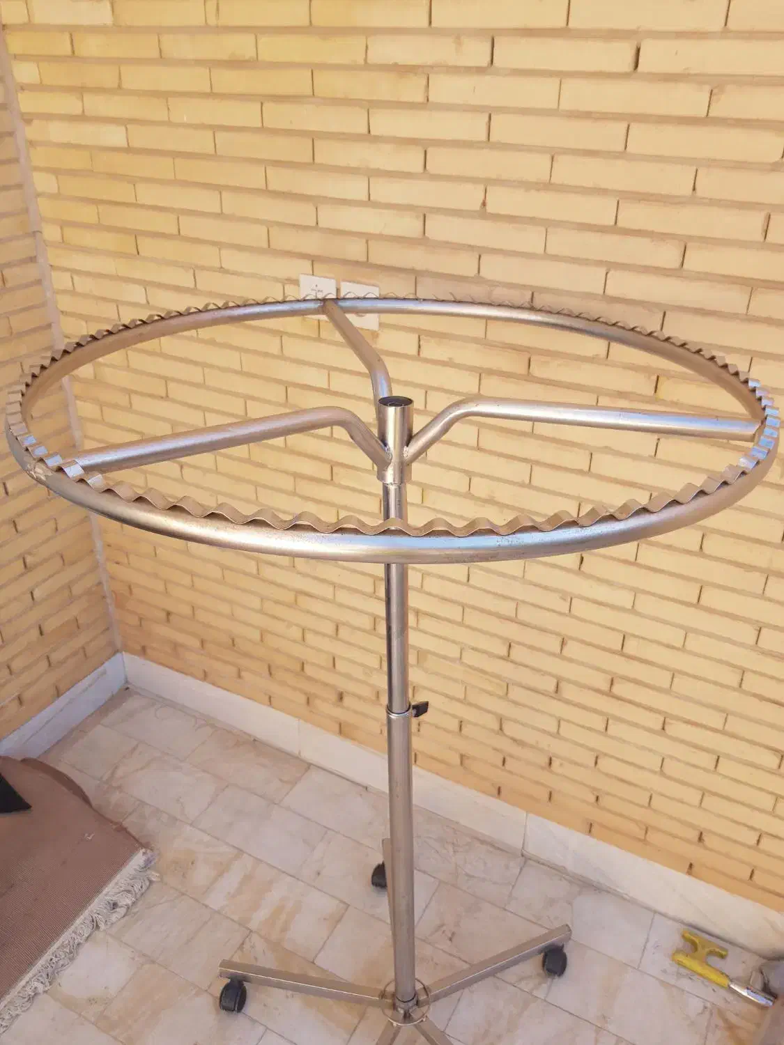 رگال گرد لباس در دو سایز ۶۸ و ۸۵|بندرخت و رختآویز|یزد, |دیوار