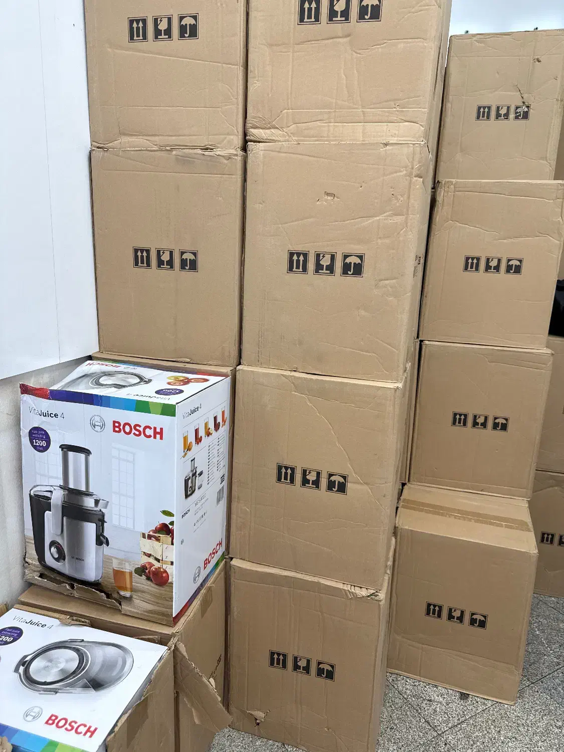 آبمیوه گیری بوش ۴۰۱۰|آبمیوه‌گیر و آب‌مرکبات‌گیر|تهران, امین حضور|دیوار