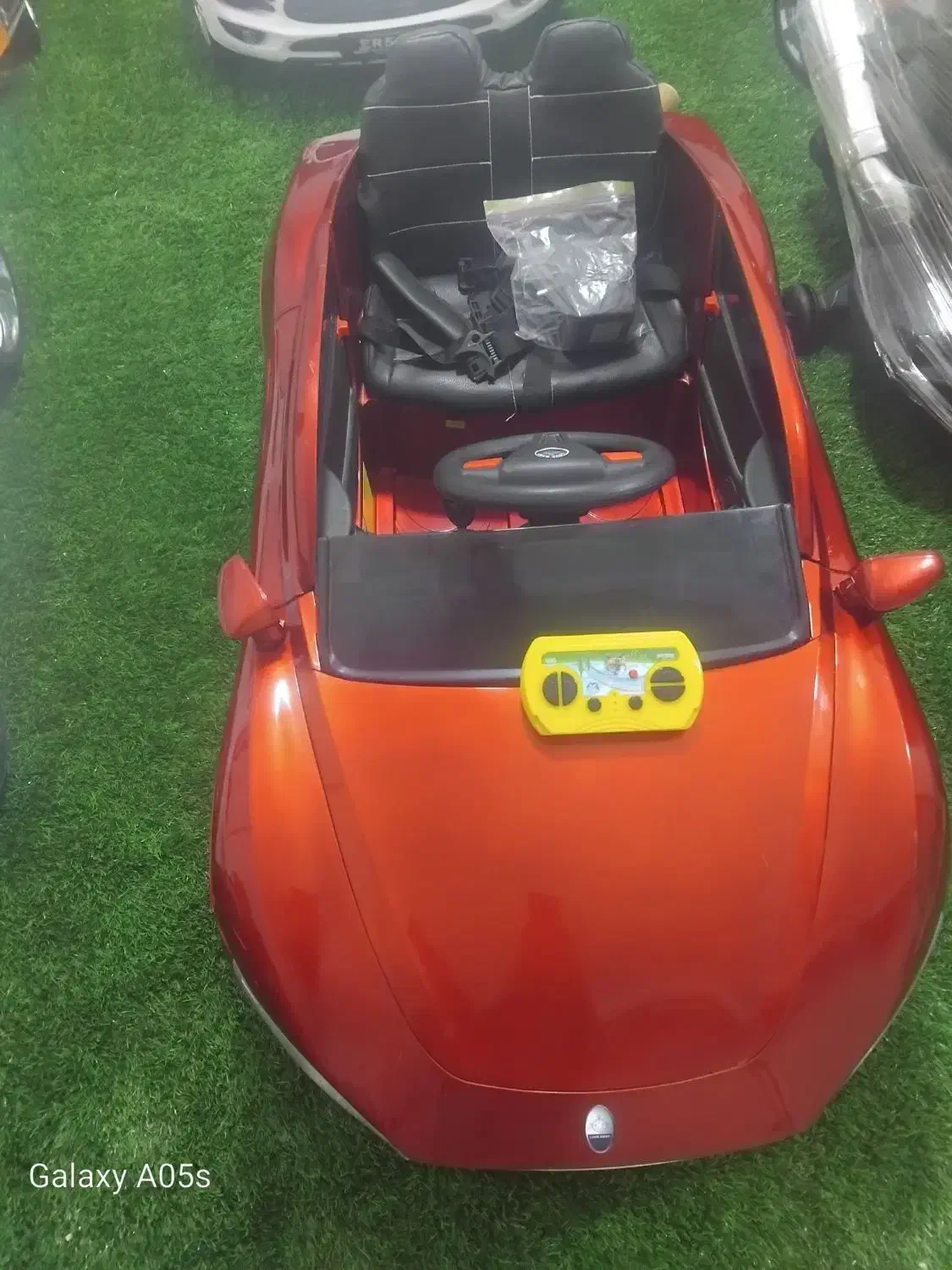 ماشین شارژی دو موتوره متالیک|اسباببازی بچه|قم, هفت تیر|دیوار