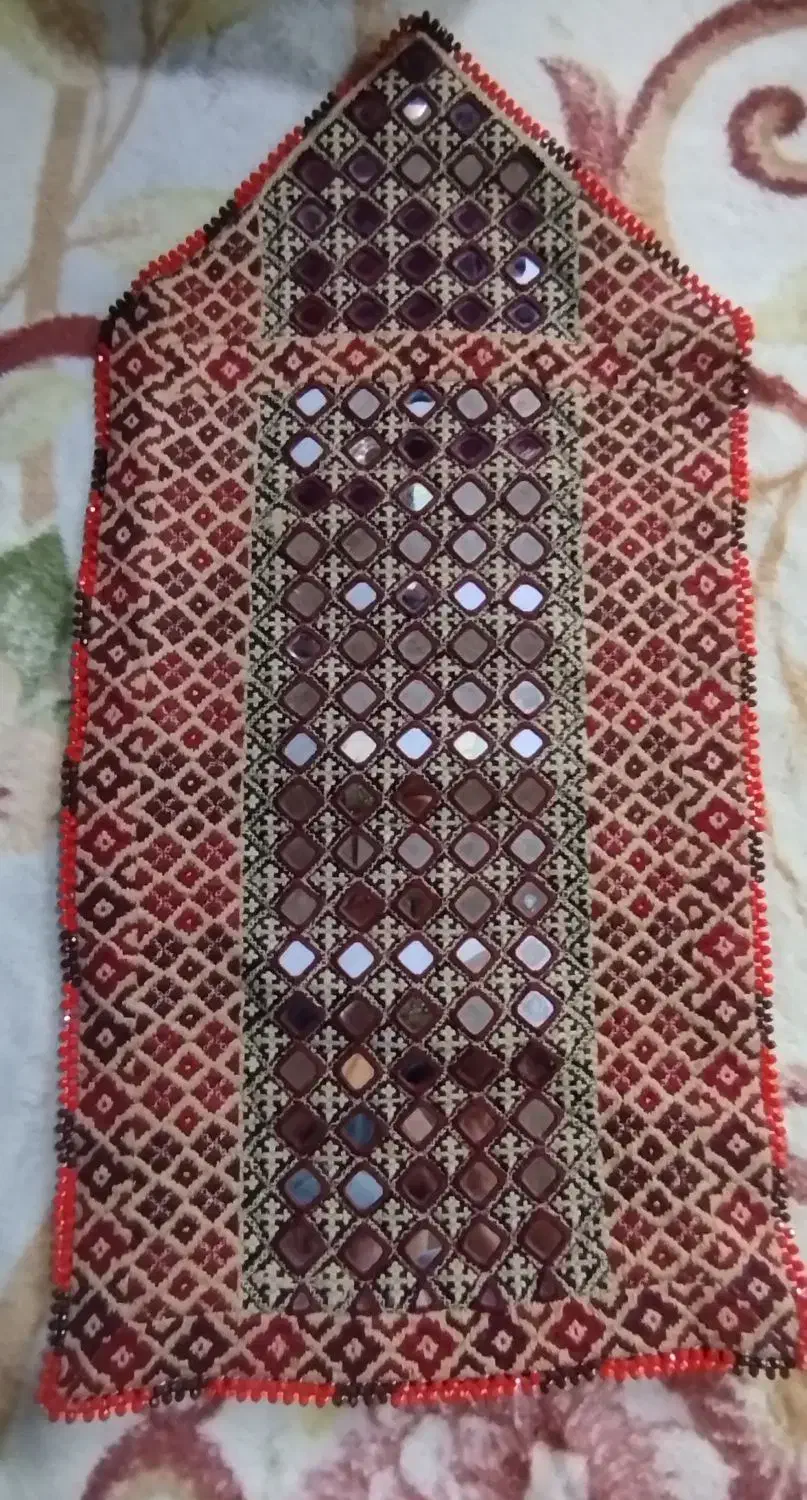 زیح و آستین هزار آدینکی|لباس|خاش, |دیوار