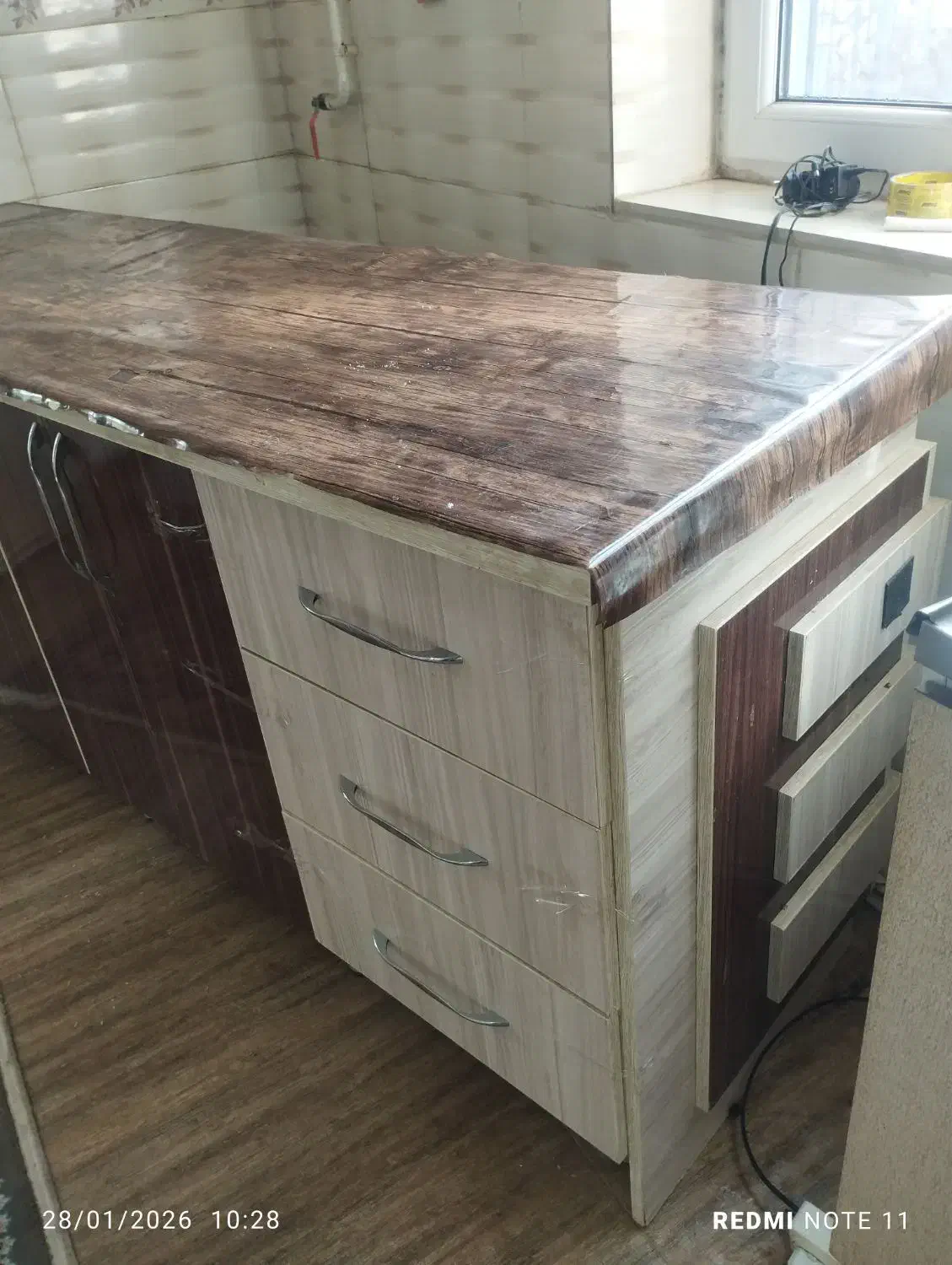 جلو‌اوپن|بوفه، ویترین، کنسول|قیدار, |دیوار