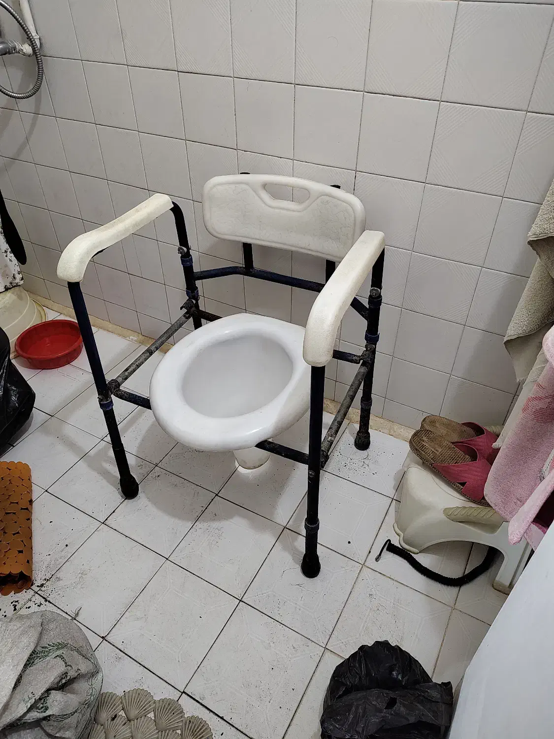 توالت فرنگی سیار متحرک تاشو|لوازم سرویس بهداشتی|ری, اقدسیه|دیوار