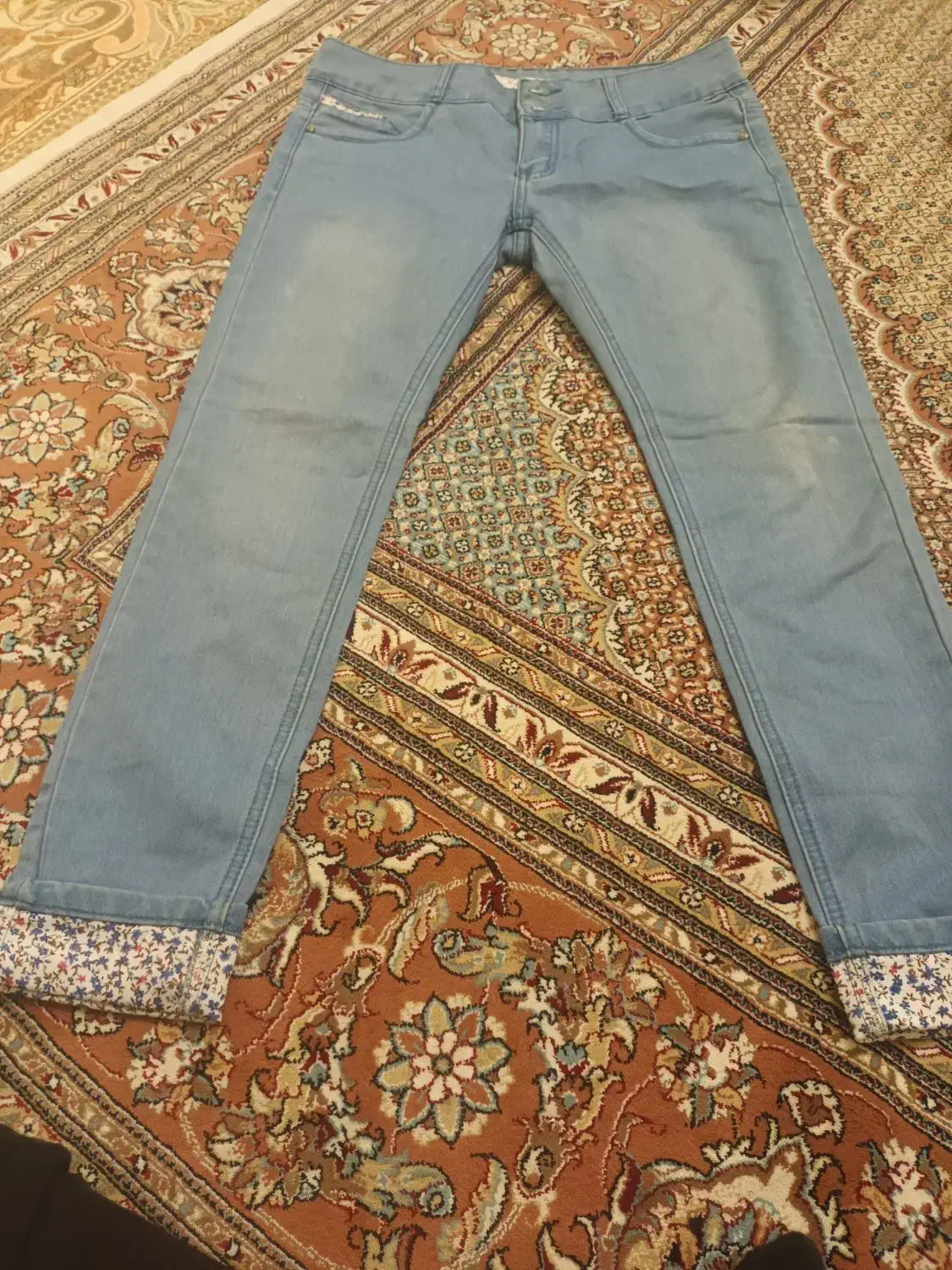 چندعدد لباس درحدنو هست به دلیل نداشتن جا میفروشم|لباس|اردبیل, |دیوار