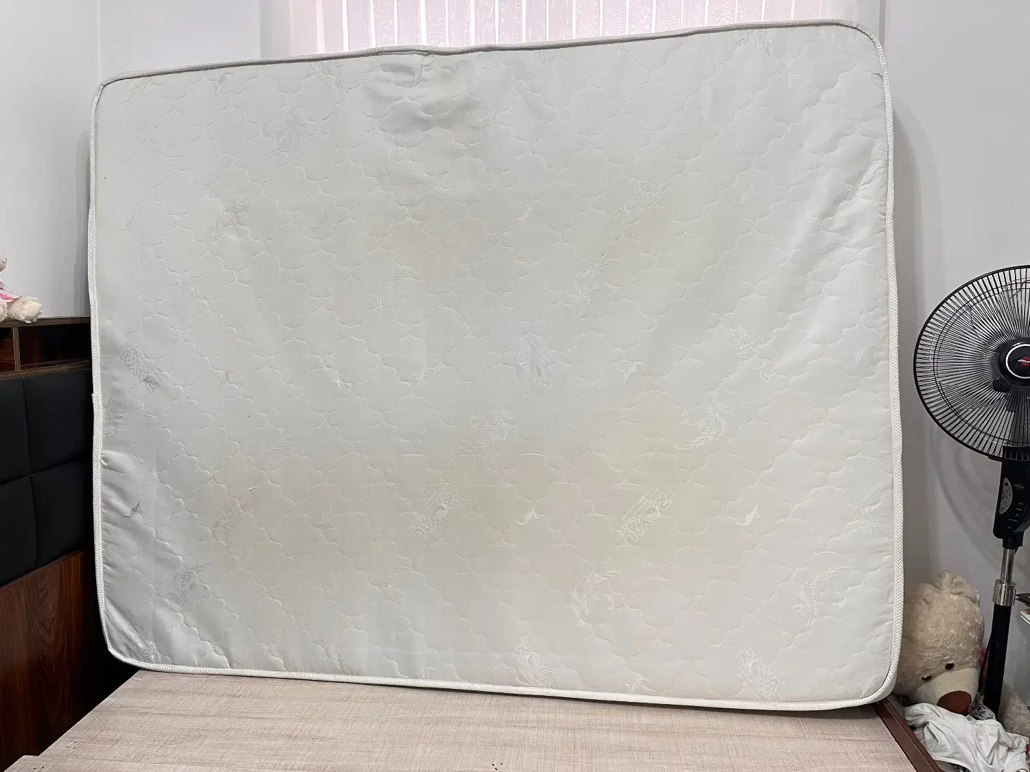 تشک رویال|تشک تختخواب|رشت, استقامت ۱|دیوار