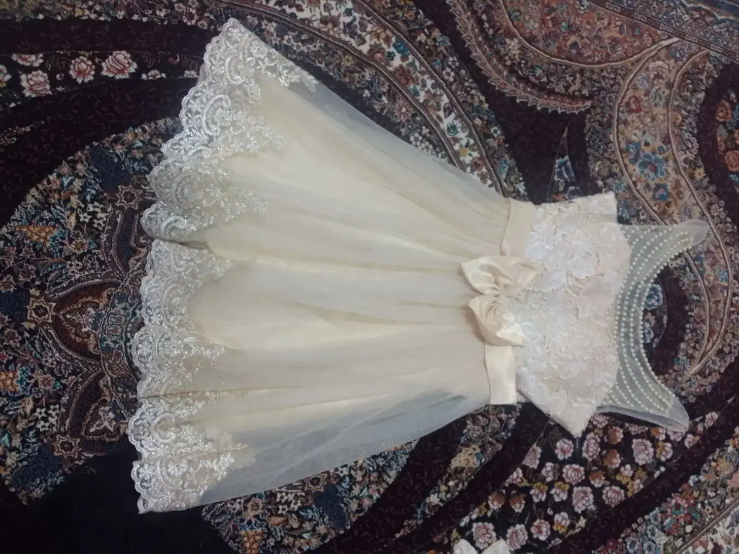 لباس مجلسی|لباس|ایواوغلی, |دیوار