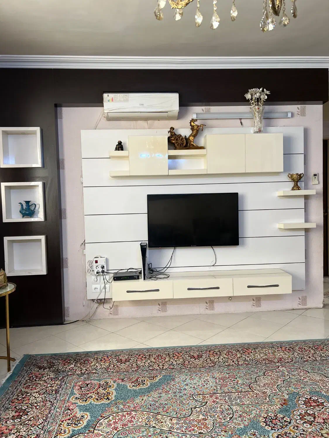میز تلویزیون یه کار شیک فقط۱۰تومان|میز تلویزیون|مشهد, امیریه|دیوار