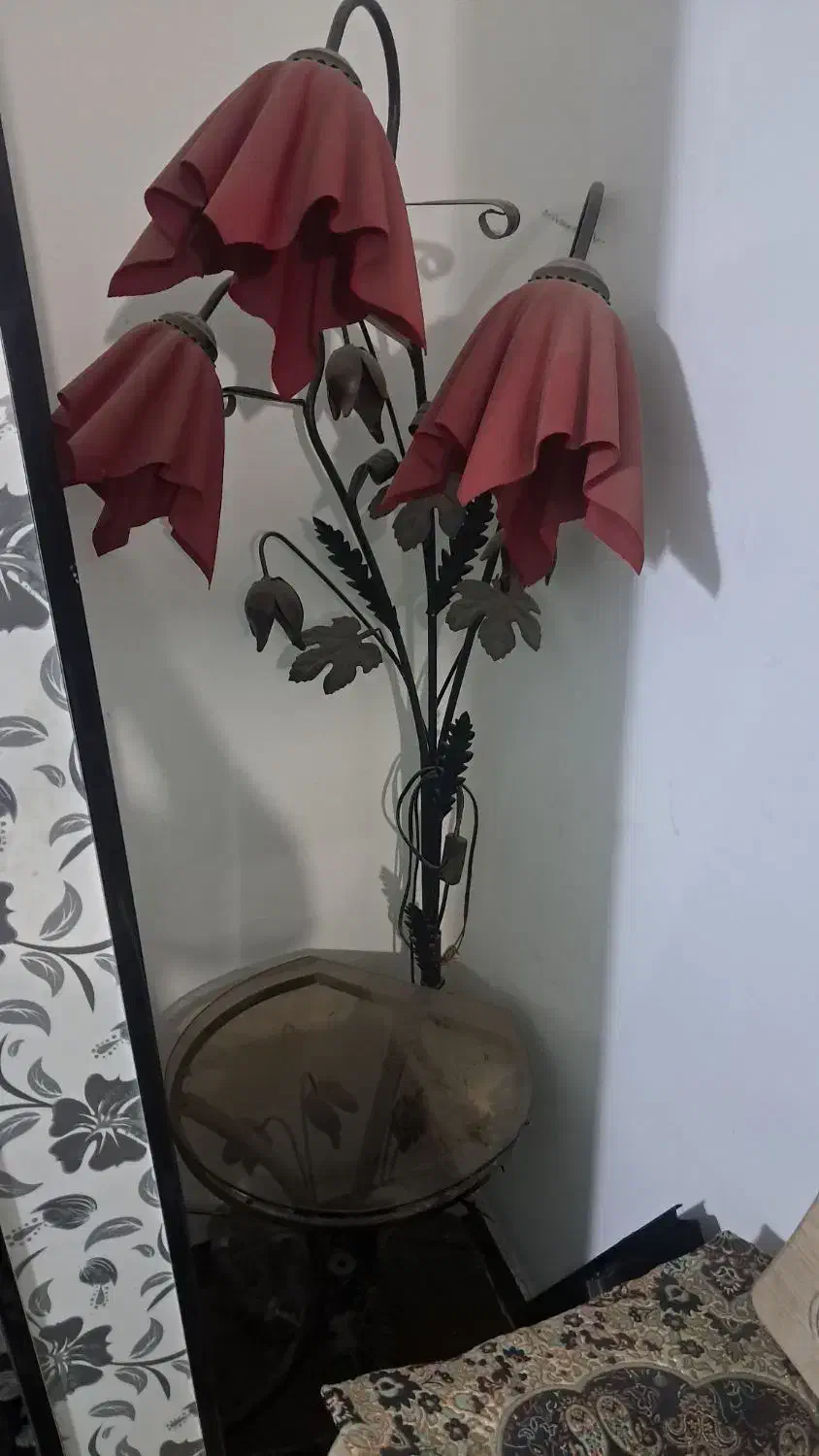 میز و چراغ خواب|چراغ خواب و آباژور|اهواز, زندوکیلی|دیوار