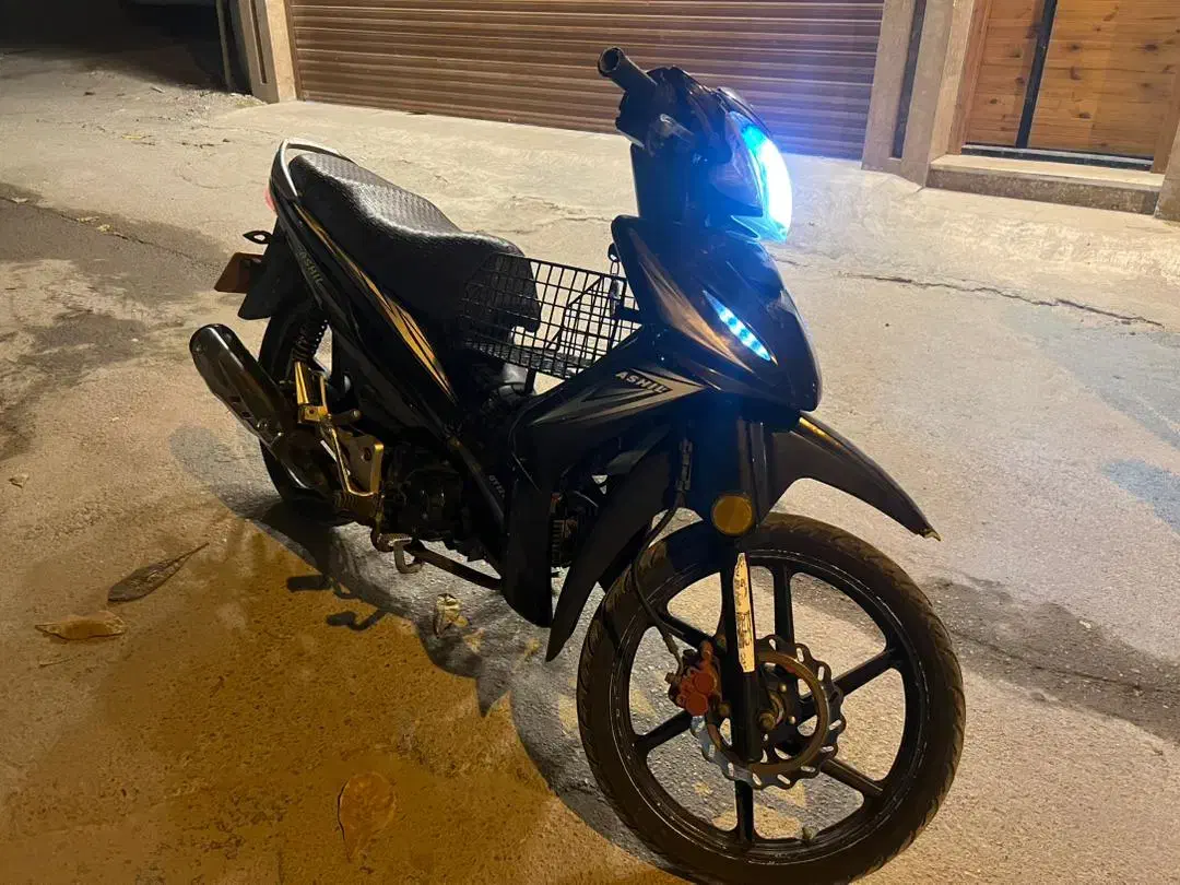 موتور آشیل بی‌کلاچ ۱۲۵ مدل ۹۳ مدارک سند و برگ سبز|موتورسیکلت|بندرعباس, |دیوار