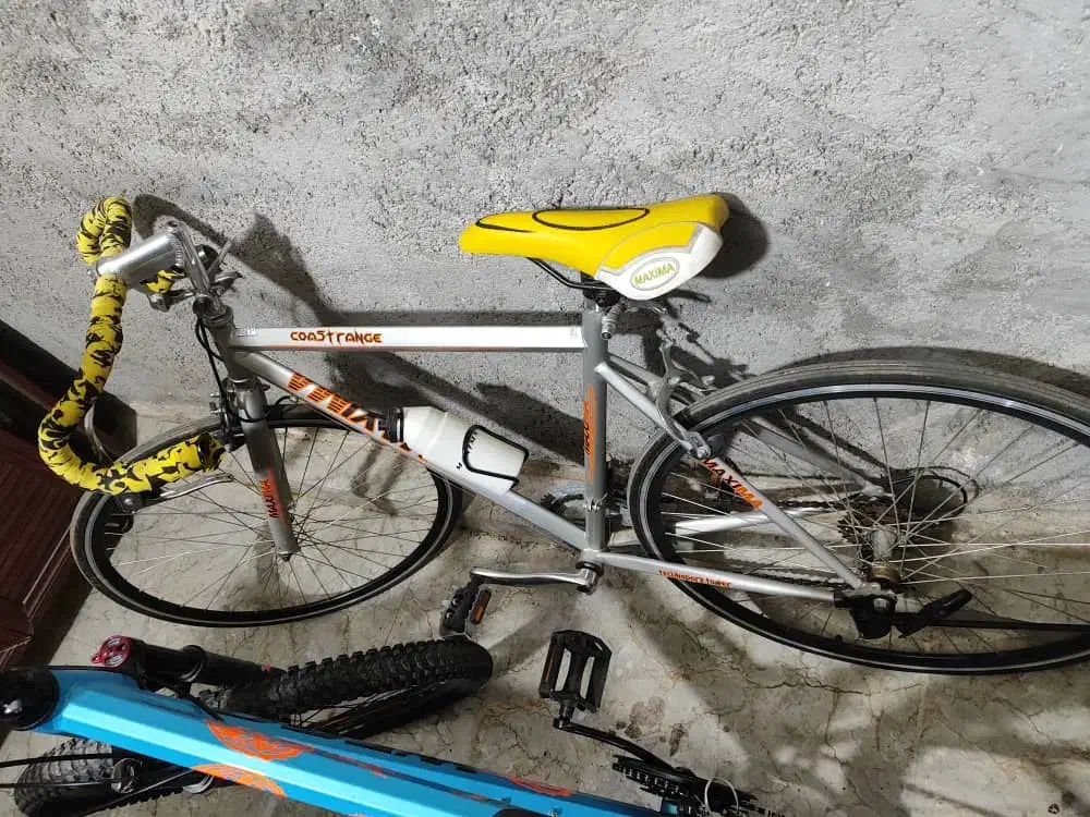 دوچرخه کورسی *|دوچرخه، اسکیت، اسکوتر|چمران, |دیوار