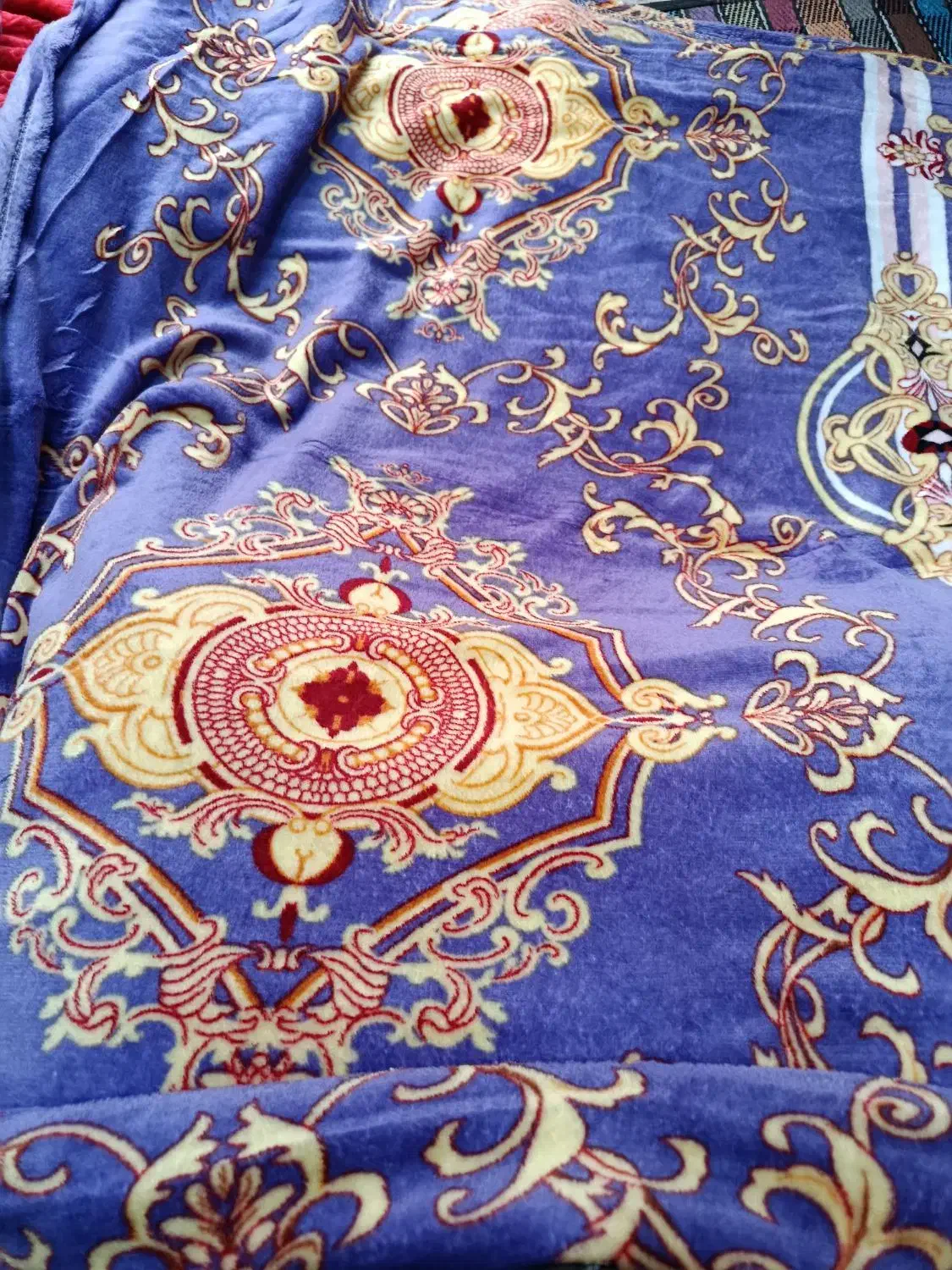 پتو دونفره|رختخواب، بالش، پتو|بندر گناوه, |دیوار