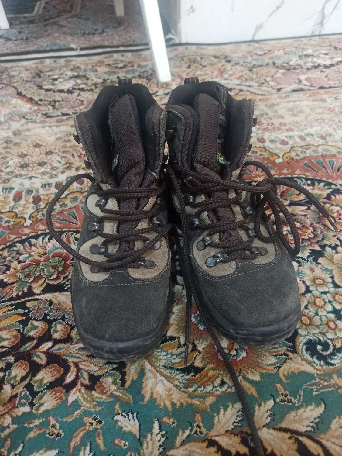 کفش کوهنوردی|کیف، کفش، کمربند|شیراز, تندگویان|دیوار