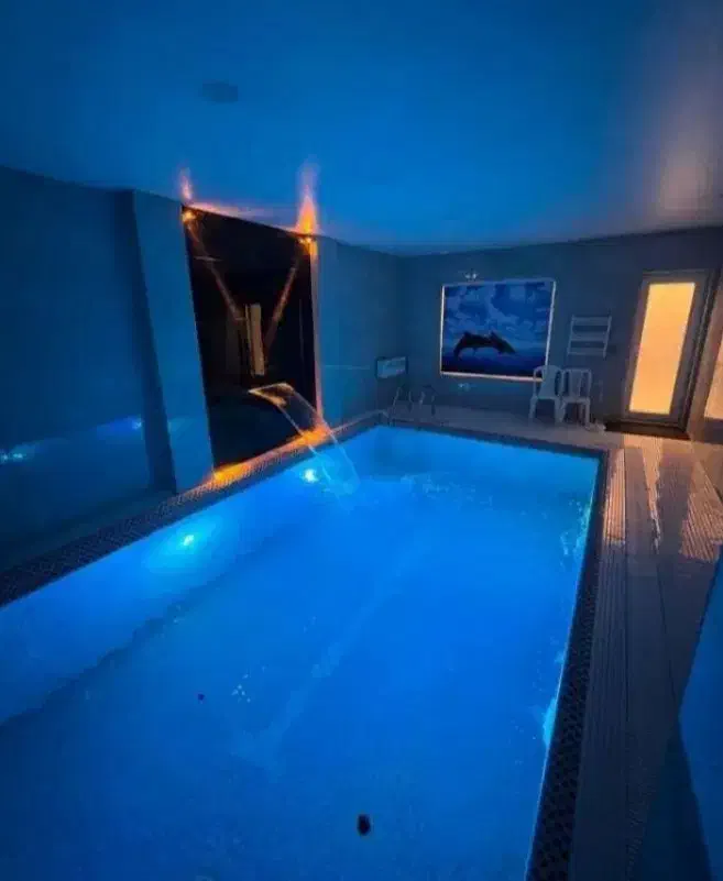 اجاره باغ با استخر(سرپوشیده)|اجارهٔ کوتاهمدت ویلا و باغ|تهران, شهرک چیتگر|دیوار