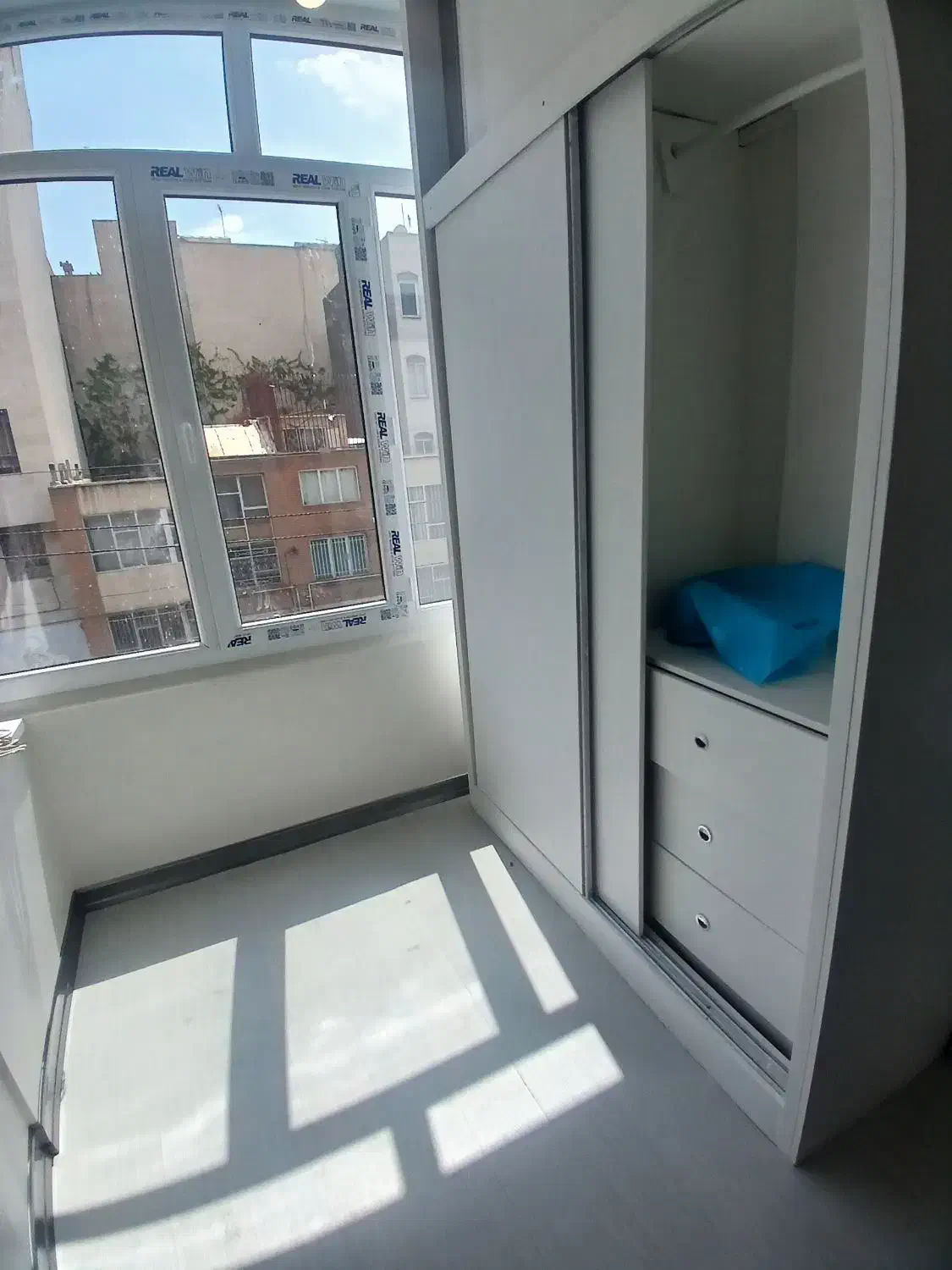 ۵۳متر ۱خ طبقه اول بازسازی شده در ستارخان خ شادمان