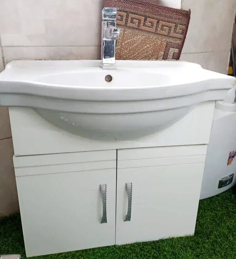 روشویی و شیر روشویی وشیر توالت و آینه و باکس|لوازم سرویس بهداشتی|ری, دولتآباد|دیوار