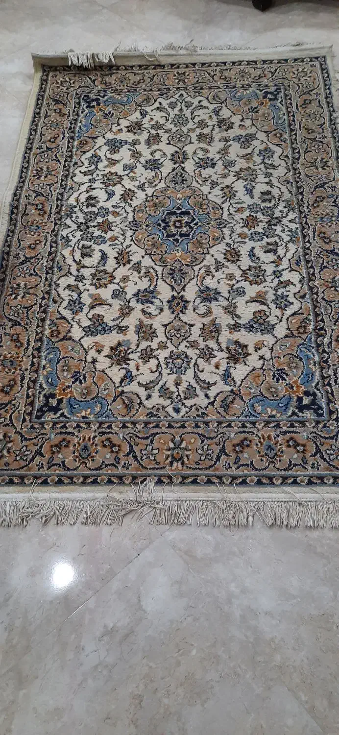 قالیچه و دو تا پادری|پادری|آبادان, |دیوار