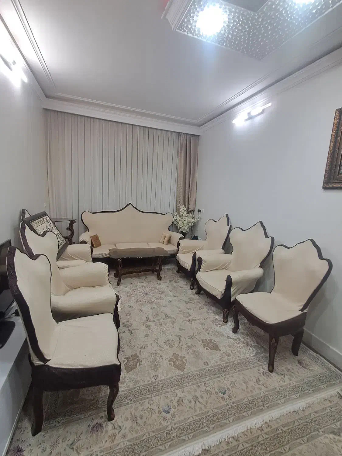 مبل سلطنتنی ۹نفره|مبلمان خانگی و میز عسلی|قم, زنبیل آباد|دیوار