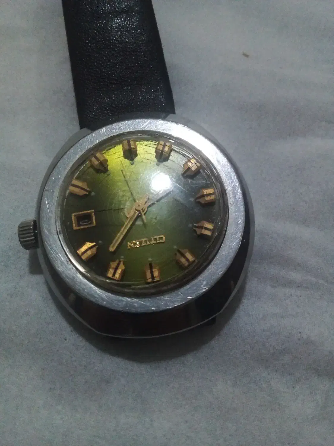 یک عدد ساعت|ساعت|قیامدشت - خاورشهر, |دیوار