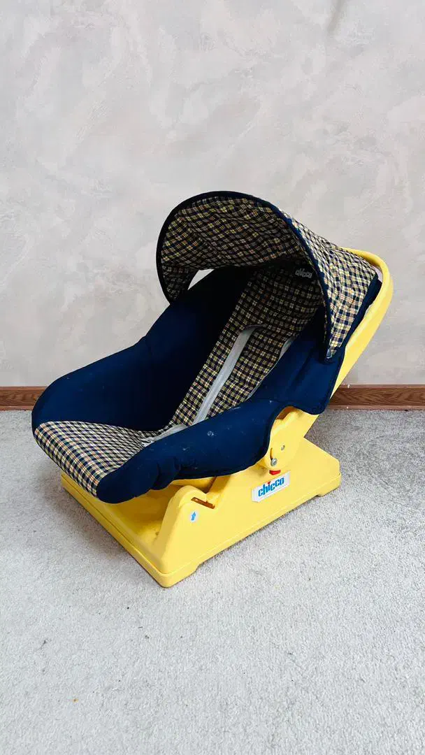 صندلی کودک ماشین|تخت و صندلی بچه|شیراز, آبیاری|دیوار