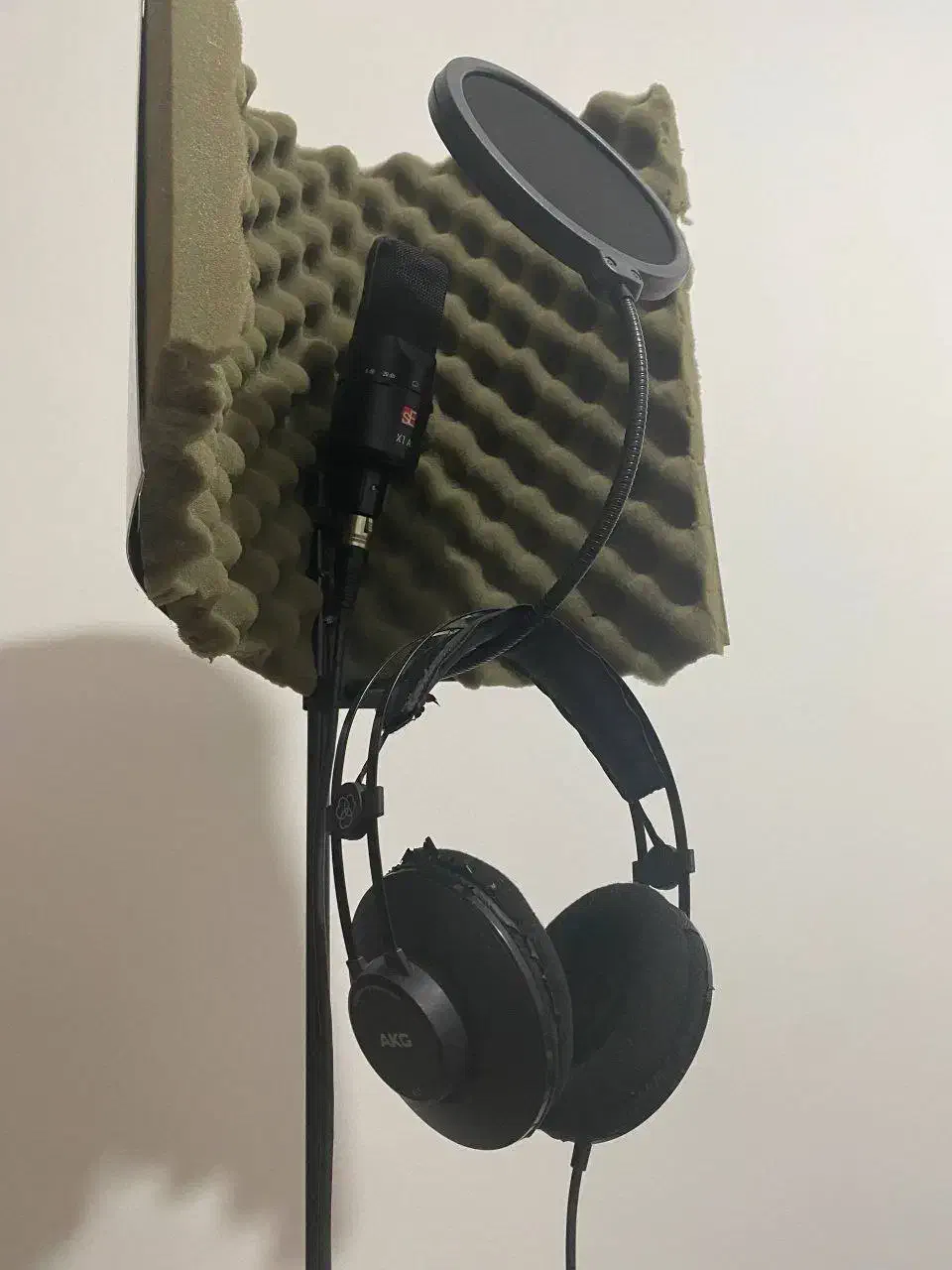 میکروفون|صوتی و تصویری|نقده, |دیوار