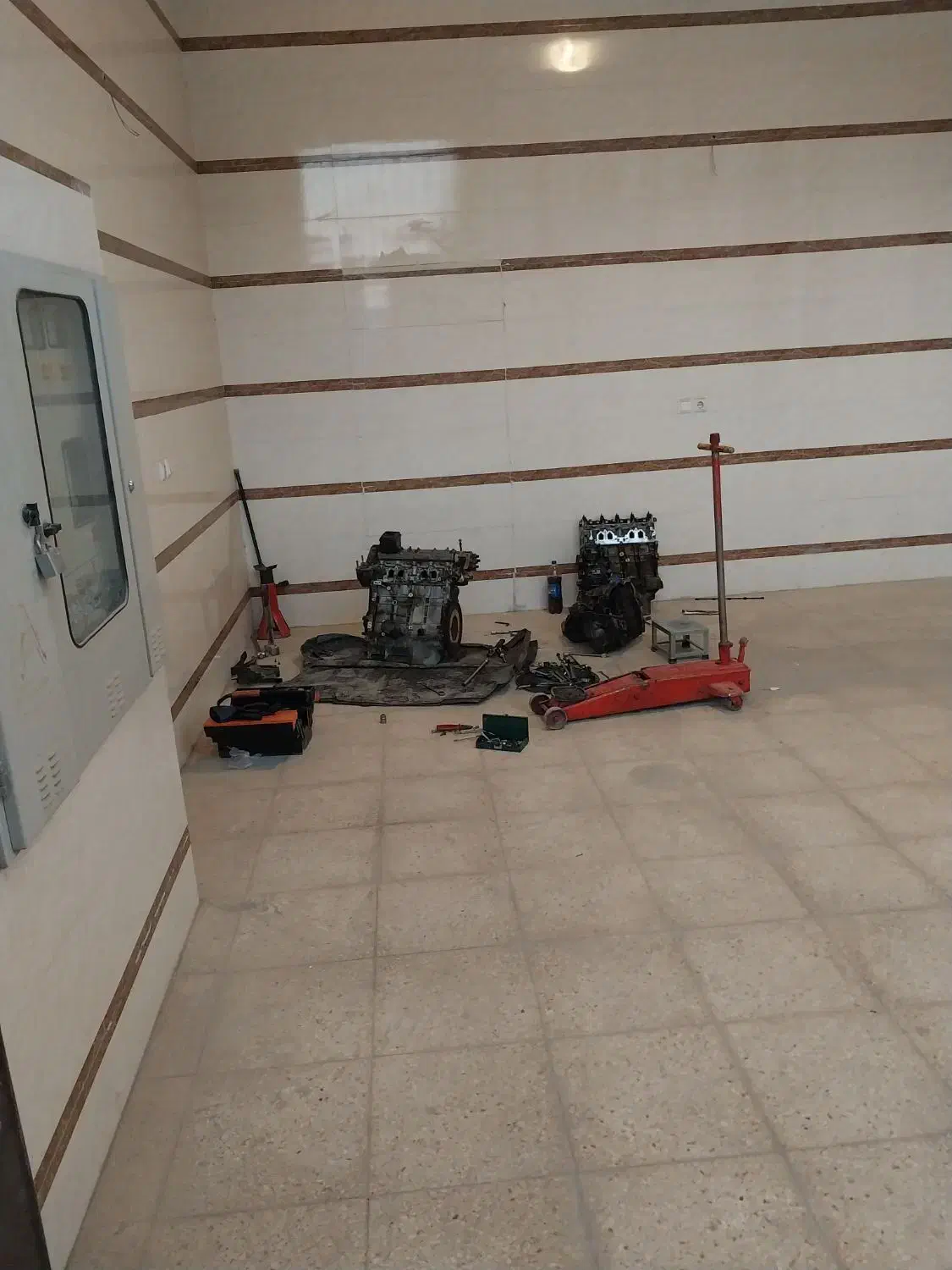 باطریسازی سیار و مکانیک سیار شبانه روزی|خدمات موتور و ماشین|اصفهان, بهارستان|دیوار