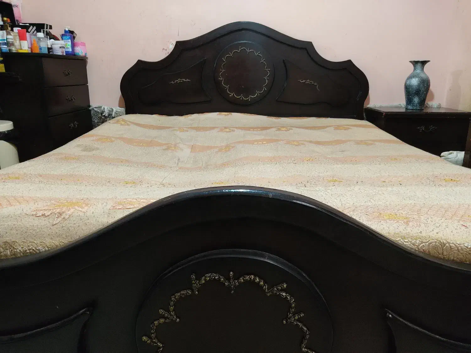 تخت خواب دو نفره چوبی|تخت و سرویس خواب|کاشمر, |دیوار