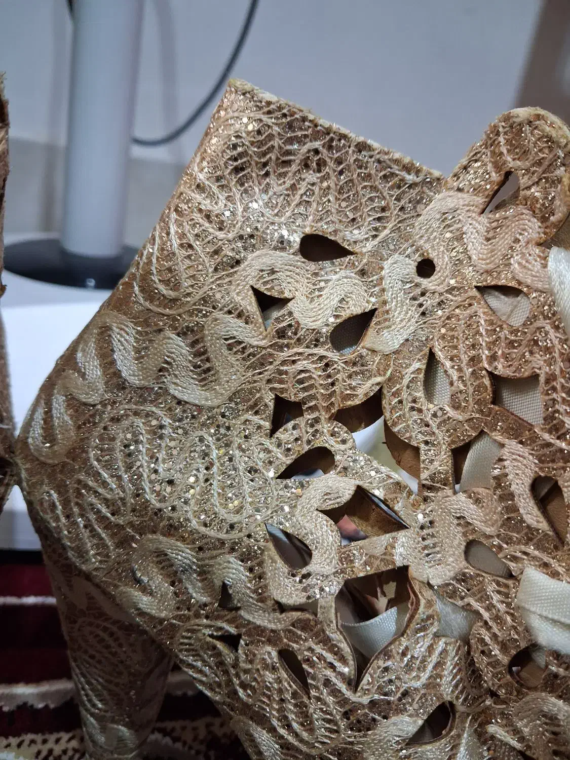 کفش نو|کیف، کفش، کمربند|زاویه, |دیوار