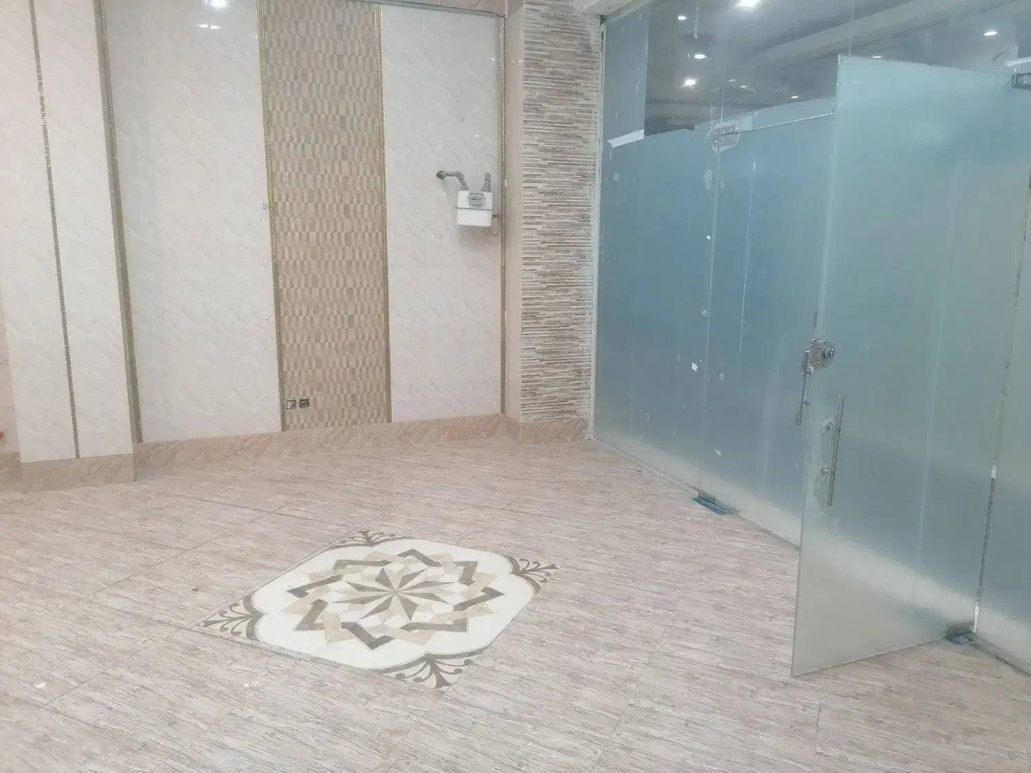 مغازه اجاره ای داخل پاساژ سام|اجارهٔ مغازه و غرفه|محمدشهر, محمدشهر|دیوار