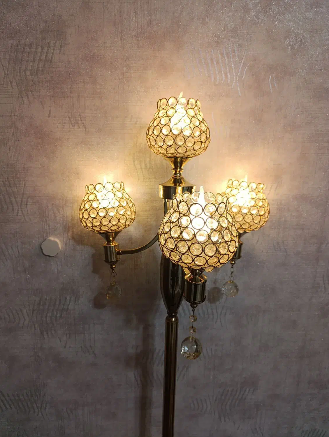 آباژور ۴شاخه|چراغ خواب و آباژور|اصفهان, خواجه عمید|دیوار