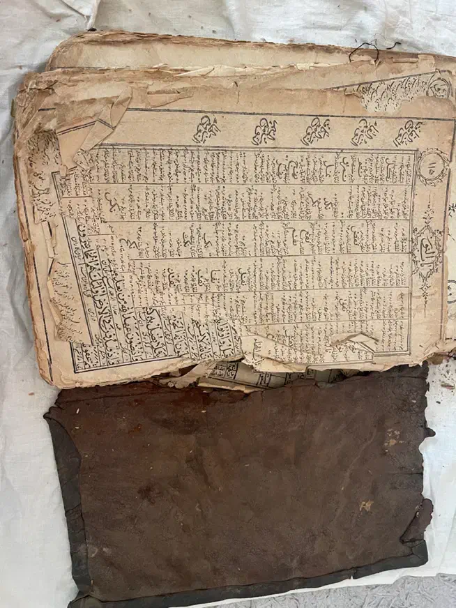 کتاب قران باقدمت ۲۰۰ساله|کلکسیون اشیاء عتیقه|لاهیجان, شیشه گران|دیوار