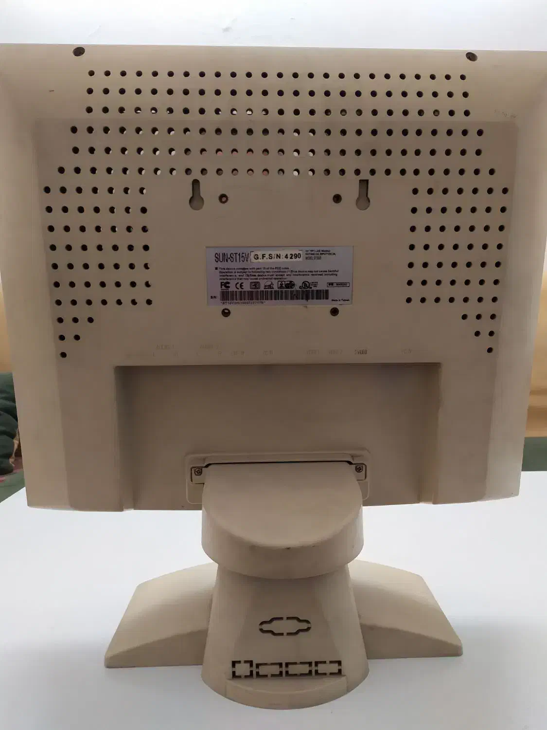 مانیتور ۱۵ اینچ جنرال|قطعات و لوازم جانبی رایانه|اصفهان, پوریای ولی|دیوار