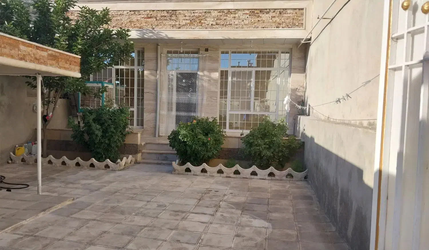 خونه ویلایی 200 متری هانیوان|فروش خانه و ویلا|ایلام, |دیوار