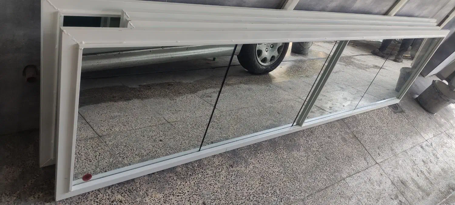 آینه|آینه|مرودشت, ثبت احوال|دیوار