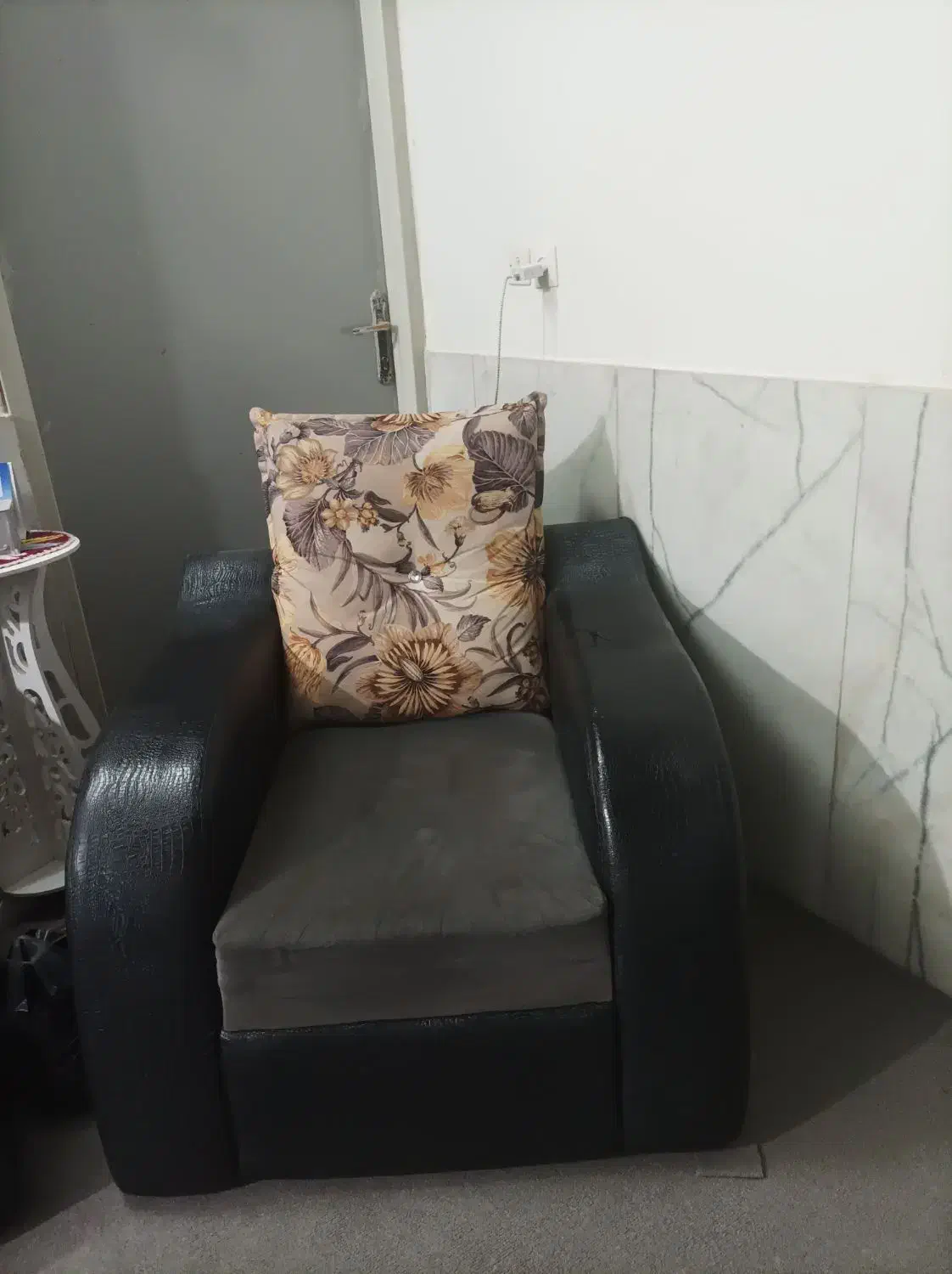 مبل|مبلمان خانگی و میز عسلی|اردکان, |دیوار