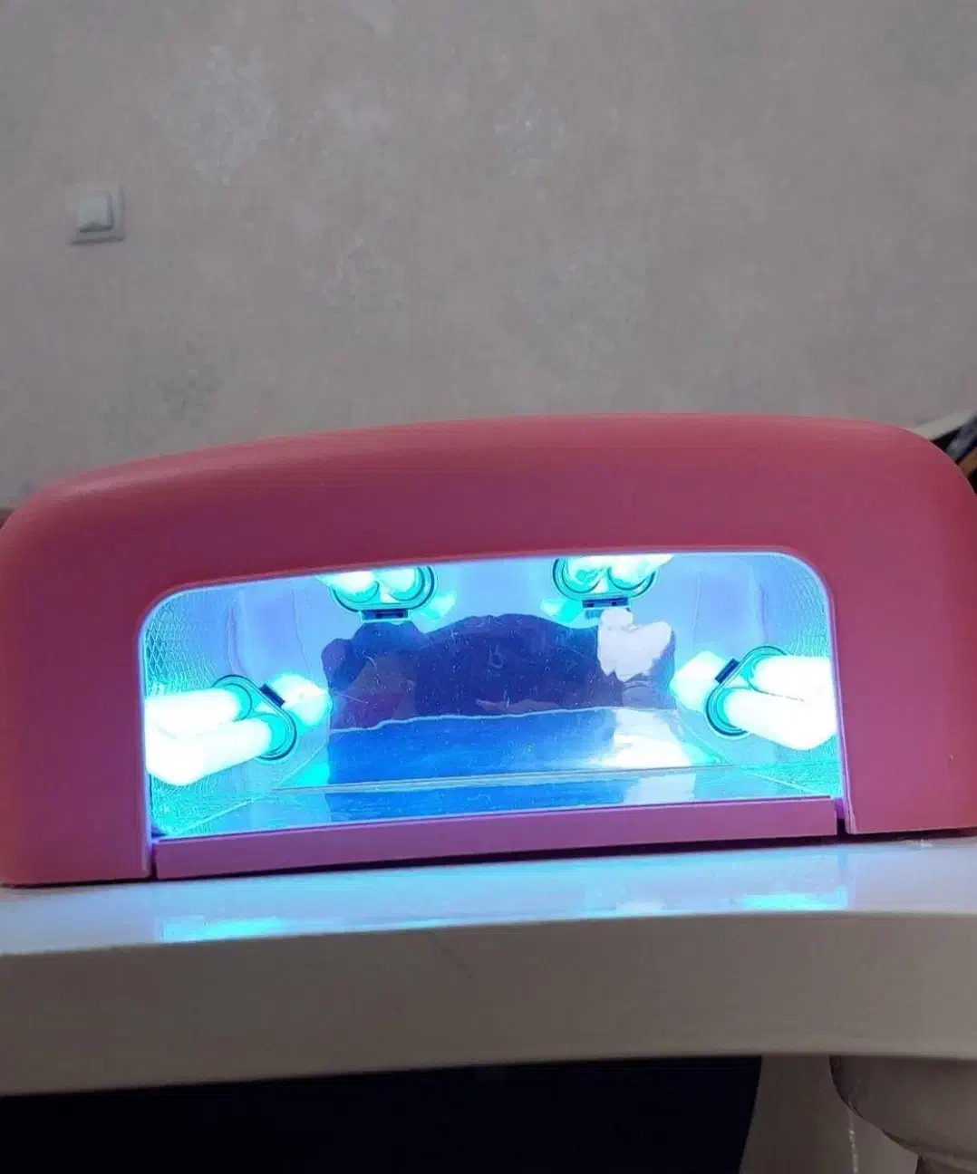 دستگاه یووی کاملاً نو|آرایشی، بهداشتی، درمانی|شیراز, لاله|دیوار