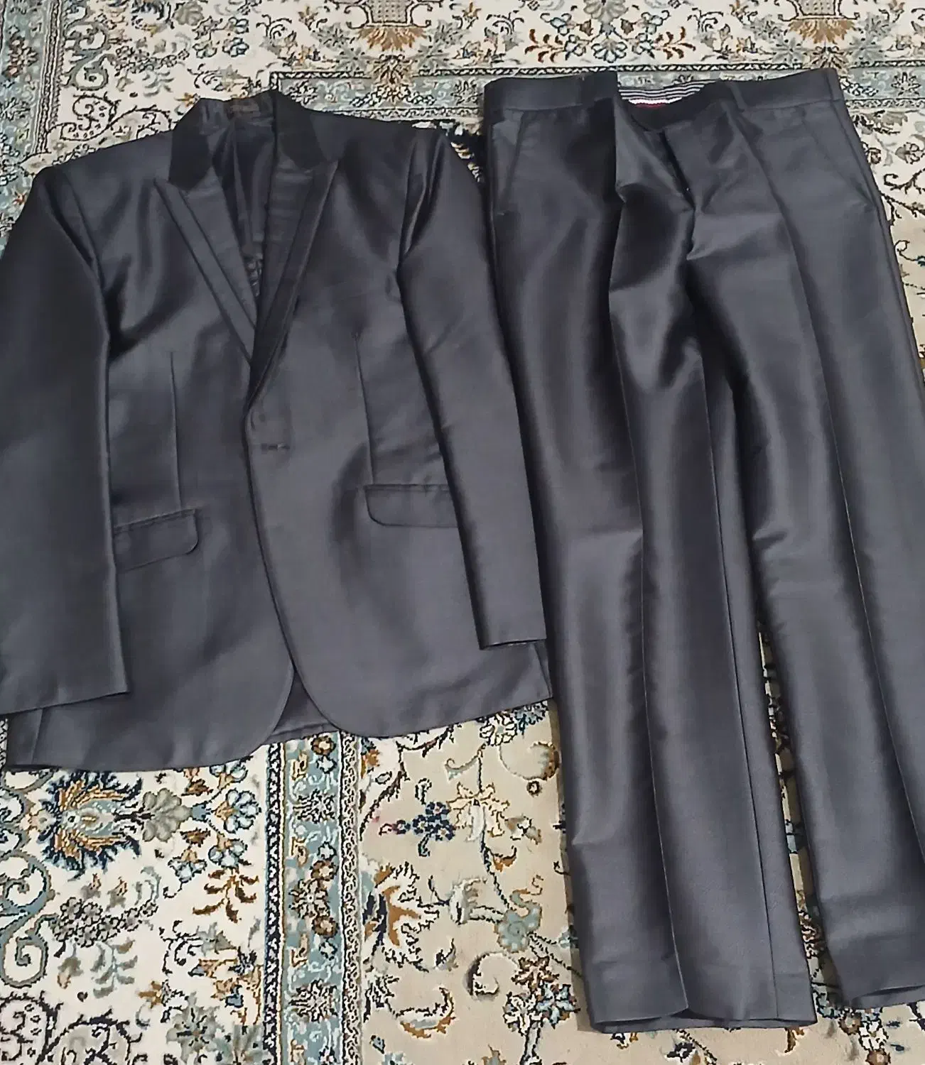 کت و شلوار و کفش|لباس|ساری, |دیوار