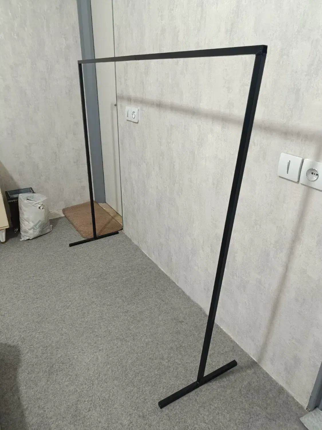 رگال لباس رنگ مشکی|بندرخت و رختآویز|رباطکریم, نصیرشهر|دیوار