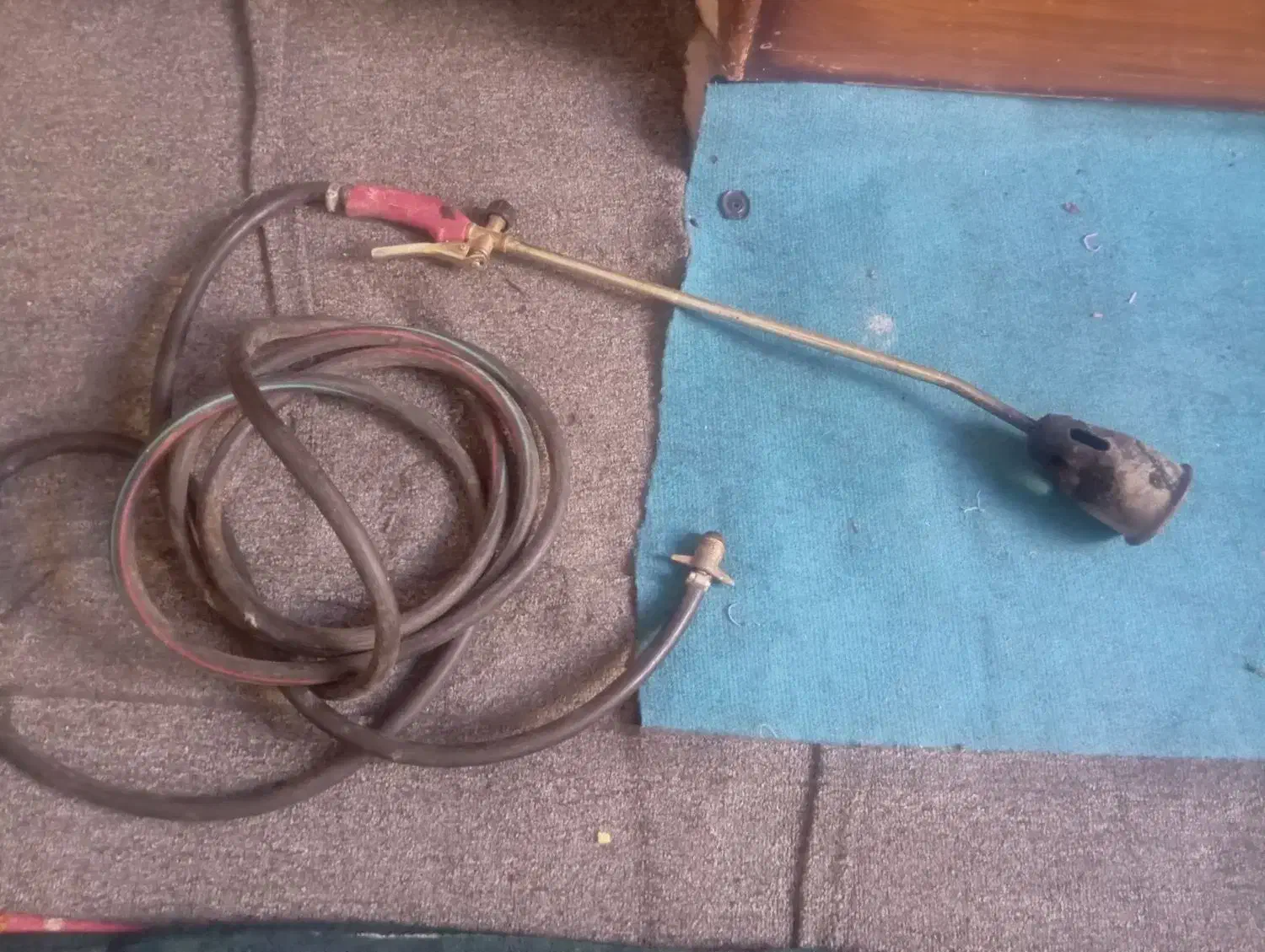 شاید نزنا|ابزارآلات|خرمشهر, |دیوار